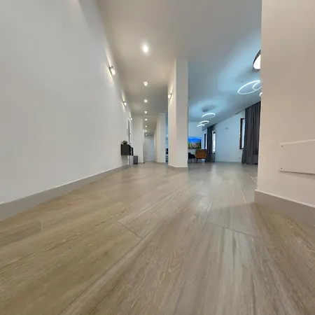 Di Lusso A 800 Mt Arena Lägenhet